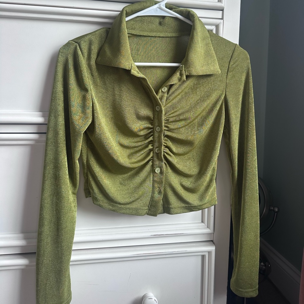 Green Ruched Button-Up Long Sleeve Top